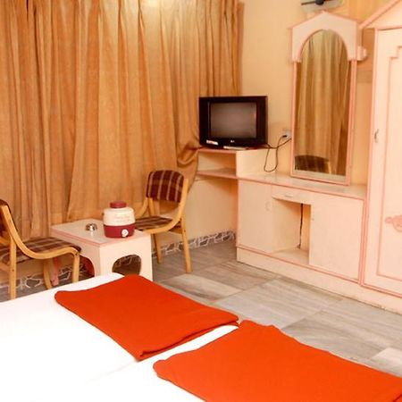 Hotel Sea View Диу Екстериор снимка